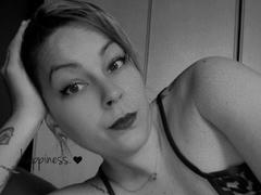 Mylee - blond female with  big tits webcam at xLoveCam