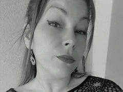 Mylee - blond female with  big tits webcam at xLoveCam