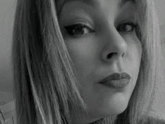 Mylee - blond female with  big tits webcam at xLoveCam