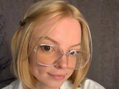 MyrleMogush - blond female webcam at xLoveCam