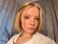 MyrleMogush - blond female webcam at xLoveCam
