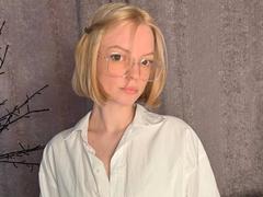 MyrleMogush - blond female webcam at xLoveCam