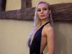 CathiGetsinger - female with brown hair webcam at LiveJasmin