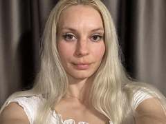 CathiGetsinger - female with brown hair webcam at LiveJasmin