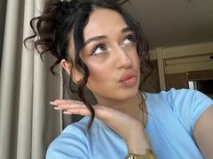 MyrtieGolds - female webcam at xLoveCam