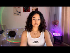 MyrtieGolds - female webcam at xLoveCam