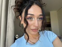 MyrtieGolds - female webcam at xLoveCam