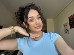 MyrtieGolds - female webcam at xLoveCam
