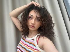 MyrtieGolds from xLoveCam