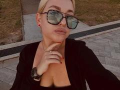 MysticPearl-hot - blond female webcam at xLoveCam