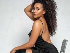 MysticRose from xLoveCam