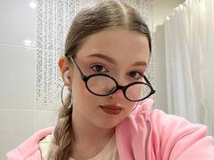 NadaHenig from xLoveCam
