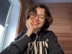 NadaKuhnemund - female with brown hair webcam at xLoveCam