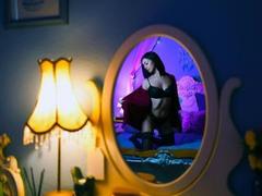 DonnaGarciaX - female with brown hair webcam at ImLive