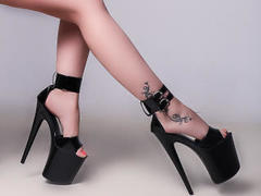 NadiaGriffin - blond female with  big tits webcam at LiveJasmin