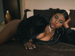 NadiaMcGoman - female with brown hair and  big tits webcam at LiveJasmin