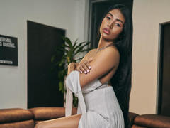 NadiaMcGoman - female with brown hair and  big tits webcam at LiveJasmin