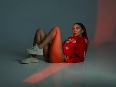 SophieWades - female with brown hair and  big tits webcam at LiveJasmin