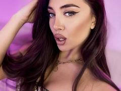 SophieWades - female with brown hair and  big tits webcam at LiveJasmin