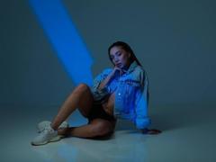 SophieWades - female with brown hair and  big tits webcam at LiveJasmin