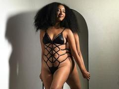 NahomiMeilleur - female with black hair webcam at xLoveCam