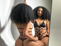 NahomiMeilleur - female with black hair webcam at xLoveCam