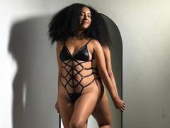 NahomiMeilleur - female with black hair webcam at xLoveCam