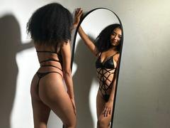 NahomiMeilleur - female with black hair webcam at xLoveCam