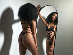 NahomiMeilleur - female with black hair webcam at xLoveCam