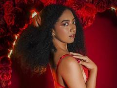 NahomiMeilleur - female with black hair webcam at xLoveCam