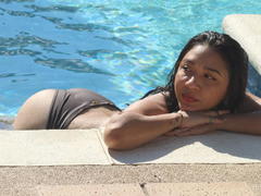 NanaMilan - female with brown hair webcam at xLoveCam