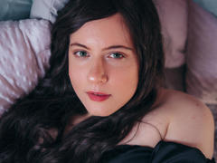 NanaMoonlight - female with black hair webcam at ImLive