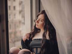 NanaMoonlight - female with black hair webcam at ImLive