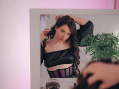 NanaMoonlight - female with black hair webcam at ImLive