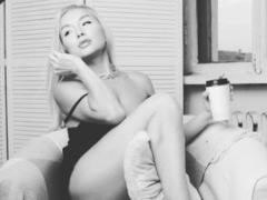 NancyLaVida - blond female webcam at xLoveCam