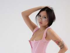 NaomiAsian - female webcam at xLoveCam