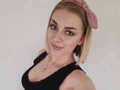 NaomiFlirt - female webcam at xLoveCam