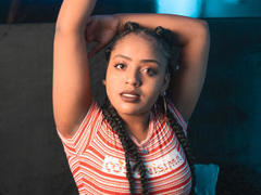 NaomyFoxy - female with black hair webcam at xLoveCam