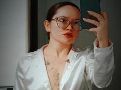 NaomyRose - female with black hair and  big tits webcam at xLoveCam