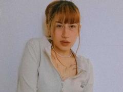 NaraStorn - female with black hair webcam at xLoveCam