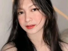 UrQueenJhax from xLoveCam