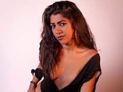 NataliaCruz - female with brown hair and  big tits webcam at xLoveCam