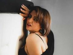 NataliaCampbell - female with brown hair and  big tits webcam at LiveJasmin