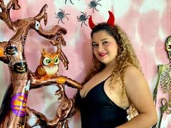 NataliaWendys - female with brown hair webcam at xLoveCam