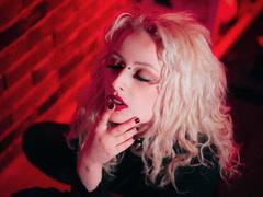 NateMorello - blond female webcam at LiveJasmin