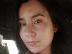 Derieri - female with black hair and  big tits webcam at xLoveCam