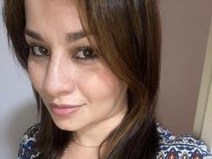 NaturalHanny - female with black hair webcam at xLoveCam