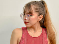 NaturalMariaHun - female with brown hair webcam at xLoveCam