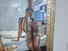 NaturaleBonyy - female with brown hair webcam at xLoveCam