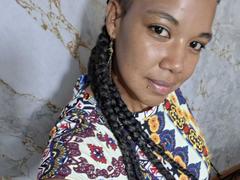NaturaleBonyy - female with brown hair webcam at xLoveCam